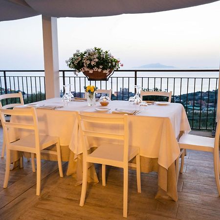 ホテル Terrazza Iride マッサ・ルブレンセ エクステリア 写真